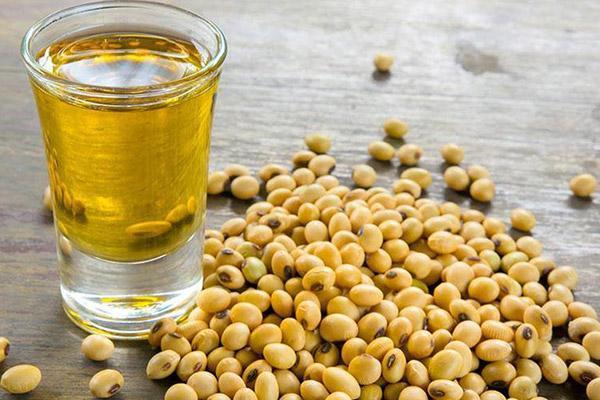 خواص روغن سویا؛ 10 خاصیت شگفت انگیز روغن سویا برای سلامتی روغن سویا (Soybean oil): گنجینه ای طبیعی برای سلامت قلب، پوست و بدن